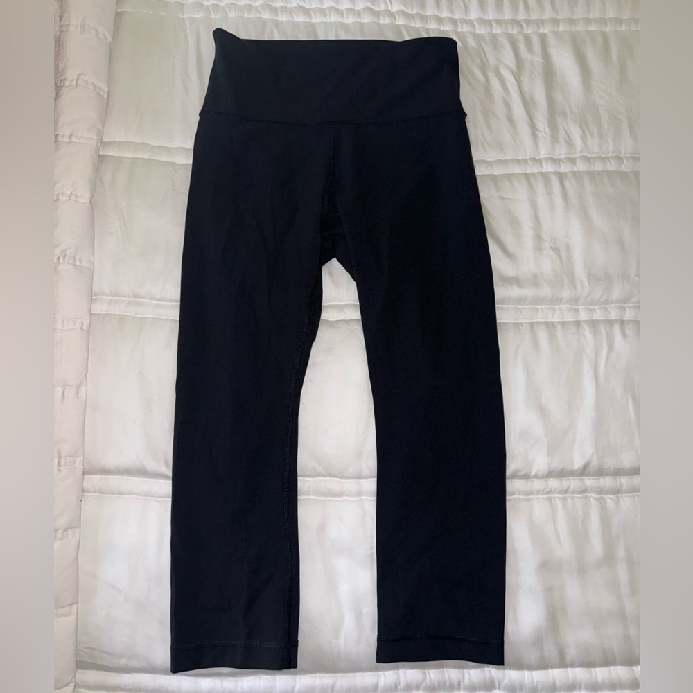 lululemon black capri leggings